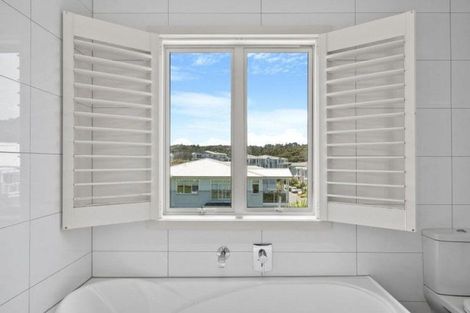 Photo of property in 37 Landmark Terrace, Orewa, 0931