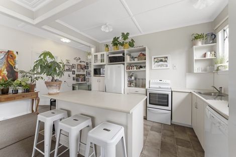 Photo of property in 2 Standish Street, Inglewood, 4330