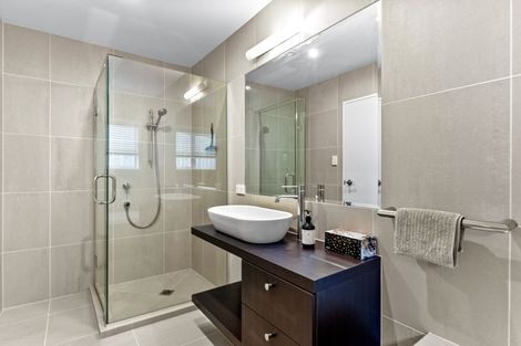 Photo of property in 1/14 Bournemouth Terrace, Murrays Bay, Auckland, 0630