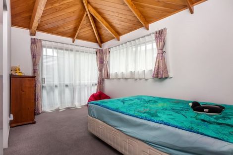 Photo of property in 6 Glucina Avenue, West Harbour, Auckland, 0618