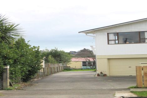 Photo of property in 104a Lowe Avenue, Thames, 3500