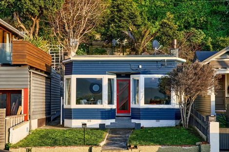 Photo of property in 197 Marine Parade, Seatoun, Wellington, 6022