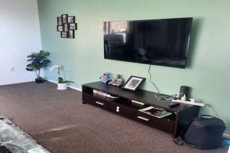 Photo of property in 56 Kenmore Street, Newlands, Wellington, 6037