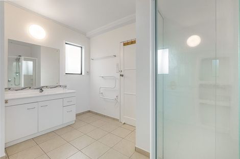Photo of property in 7 Kaweka Street, New Lynn, Auckland, 0600