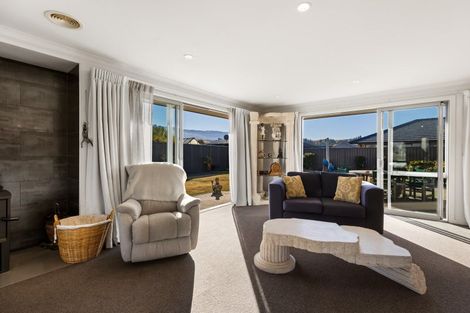 Photo of property in 8 Austral Place, Cromwell, 9310