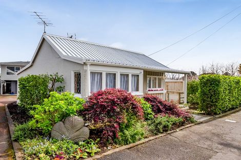 Photo of property in 210a Tukapa Street, Westown, New Plymouth, 4310