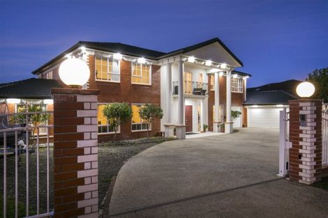 Photo of property in 18 Mansion Court, West Harbour, Auckland, 0618
