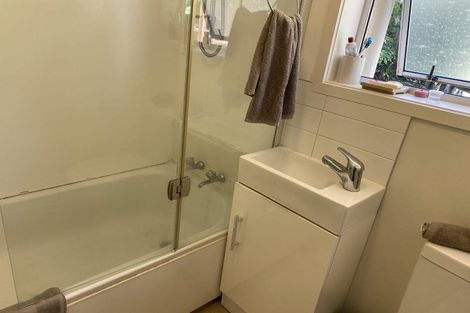 Photo of property in 2/28 Morton Avenue, Forrest Hill, Auckland, 0620
