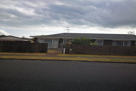 Photo of property in 35 Hedge Row, Sunnyhills, Auckland, 2010
