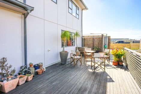 Photo of property in 17 Marine Parade South, Foxton Beach, Foxton, 4815