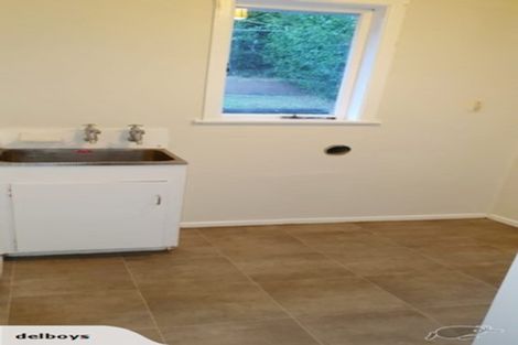 Photo of property in 18 Bond Crescent, Forrest Hill, Auckland, 0620