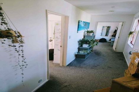 Photo of property in 72 Heathcote Road, Castor Bay, Auckland, 0620