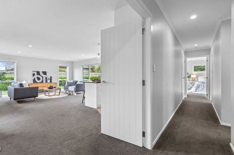 Photo of property in 60 Feist Street, Carterton, 5713