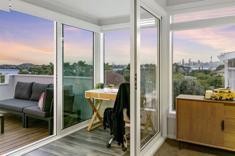 Photo of property in 1/111 Sylvan Avenue, Northcote, Auckland, 0627