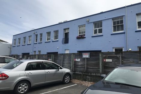 Photo of property in 2u2 King Street, Mount Cook, Wellington, 6021