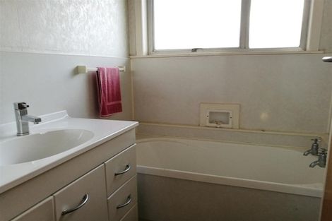 Photo of property in 3 Mckenzie Road, Mangere Bridge, Auckland, 2022