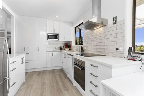 Photo of property in 138 Weatherly Road, Torbay, Auckland, 0630