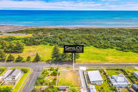 Photo of property in 44 Seafront Road, Castlecliff, Wanganui, 4501