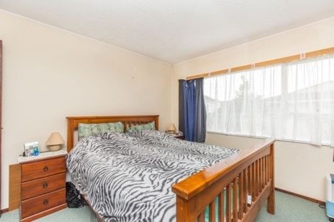 Photo of property in 2/50 Kenderdine Road, Papatoetoe, Auckland, 2025