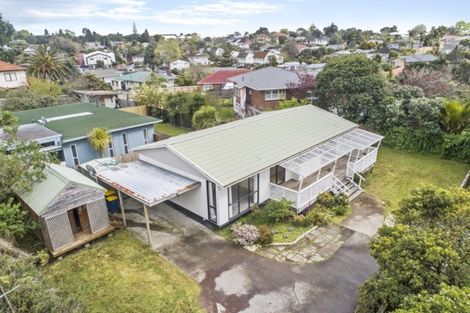Photo of property in 3175 Great North Road, New Lynn, Auckland, 0600