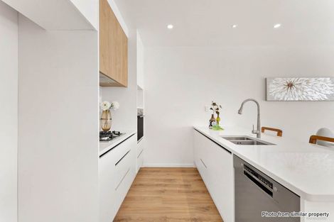 Photo of property in 16 Puhikawa Street, Massey, Auckland, 0614