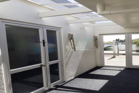 Photo of property in 12 Shelter Grove, Frankleigh Park, New Plymouth, 4310