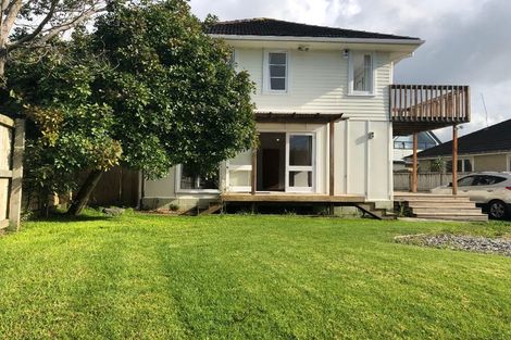 Photo of property in 42 Durham Street, Te Atatu Peninsula, Auckland, 0610