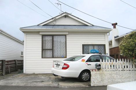 Photo of property in 125 Onepu Road, Lyall Bay, Wellington, 6022