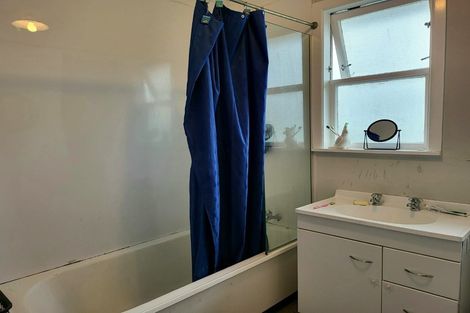 Photo of property in 27 Lynda Avenue, Paparangi, Wellington, 6037