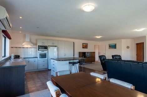 Photo of property in 83 Roberts Line, Kelvin Grove, Palmerston North, 4414