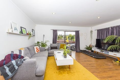 Photo of property in 47a Rehia Road, Massey, Auckland, 0614