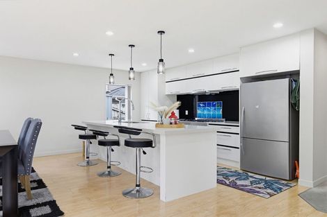 Photo of property in 21 San Prospero Crescent, Henderson, Auckland, 0612