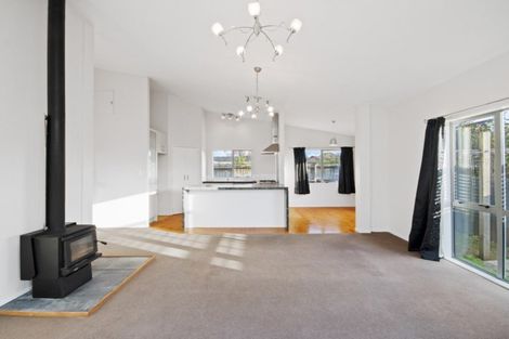 Photo of property in 16 Notre Dame Court, Pukekohe, 2120