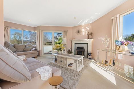 Photo of property in 4 Karina Terrace, Roslyn, Palmerston North, 4414