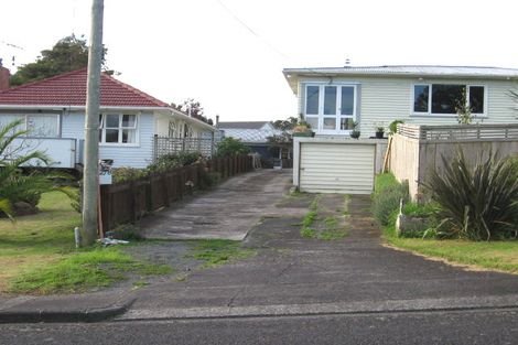 Photo of property in 8 Wharf Road, Te Atatu Peninsula, Auckland, 0610