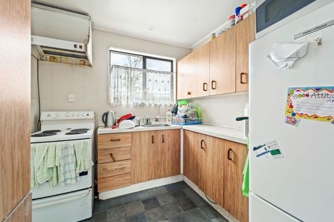 Photo of property in 11 Halloran Place, Massey, Auckland, 0614