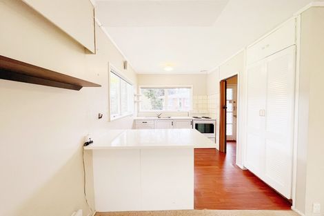 Photo of property in 2/53 Ayton Drive, Totara Vale, Auckland, 0629