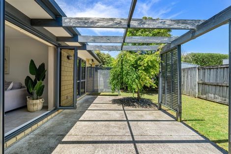Photo of property in 19 Putaka Place, Papamoa Beach, Papamoa, 3118