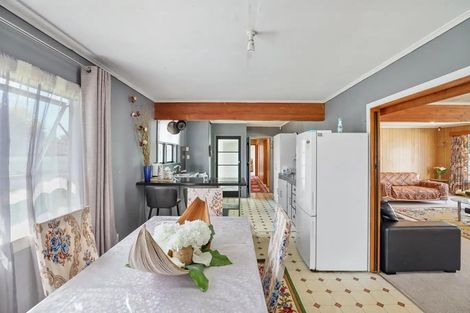 Photo of property in 8 Rathgar Road, Henderson, Auckland, 0610