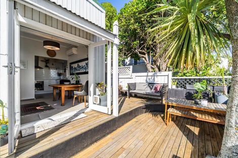 Photo of property in 31 Moana Road, Plimmerton, Porirua, 5026