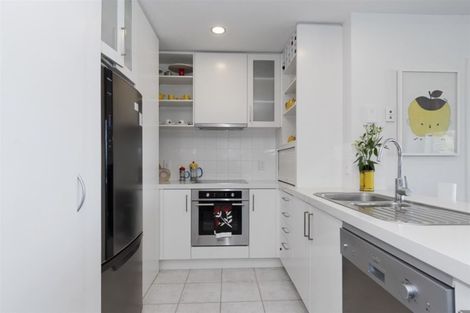 Photo of property in 12 Maunganui Road, Mount Maunganui, 3116