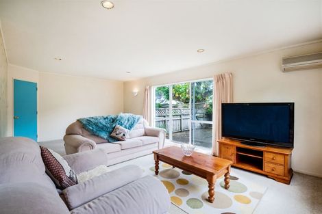 Photo of property in 2/6 Marsh Avenue, Forrest Hill, Auckland, 0620