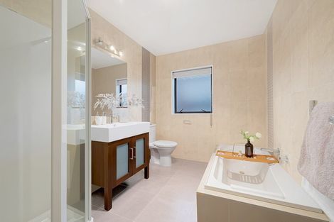 Photo of property in 104 San Marino Drive West, Henderson, Auckland, 0612