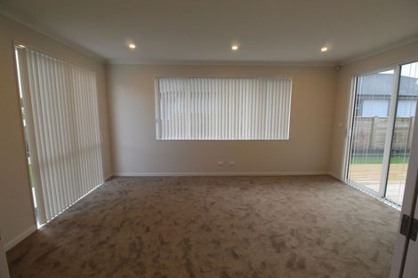 Photo of property in 7 Grove Way, Riverhead, 0820