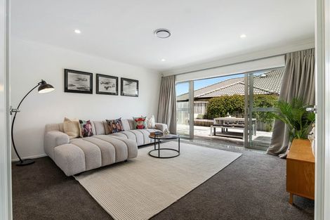 Photo of property in 3 Madden Avenue, Kumeu, 0810