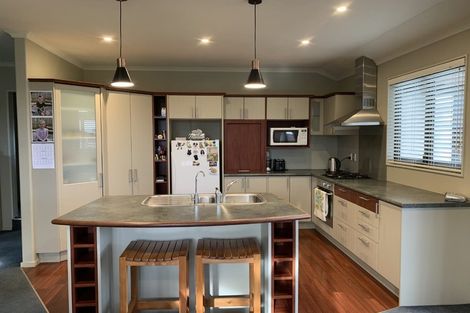 Photo of property in 2 Stratford Place, Huntington, Hamilton, 3210