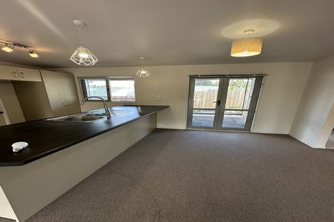 Photo of property in 72 Kervil Avenue, Te Atatu Peninsula, Auckland, 0610