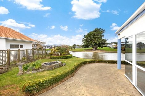Photo of property in 8 Lakeside Villas, Whitby, Porirua, 5024