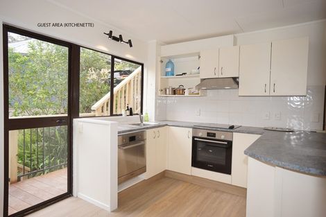 Photo of property in 33 Homewood Place, Chatswood, Auckland, 0626