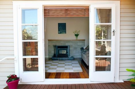 Photo of property in 6 Cliff Road, Papakura, 2110